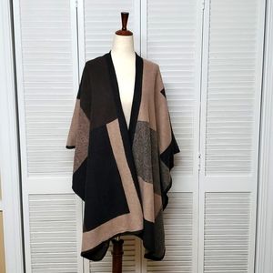 Jon and Anna O/S Color Block Sweater Wrap.🍁